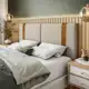Cabeceira Artemis Queen Linho Cru com Detalhes em Couro Caramelo MS em oferta