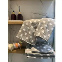 Imagem da promoção Kit toalhas de banho e rosto felpudo prisma estampado coração