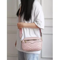 Imagem da promoção Bolsa Feminina Com Alça Transversal + Carteira Porta Moeda Lateral De Couro