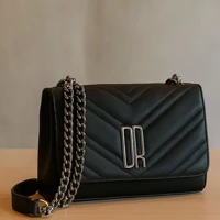 Imagem da promoção Bolsa Feminina Transversal Pequena De Lado Alça De Corrente