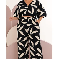 Imagem da promoção Conjunto Feminino Plus Size em Crepe Duna com Blusa Soltinha e Calça Pantalona de Cintura Alta