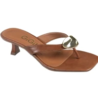 Imagem da promoção Sandália Feminina Tamanco Mule Tira De Dedo Salto Médio Detalhe Metalizado Confortável Casual