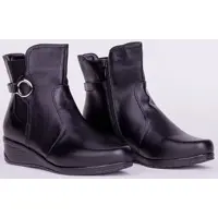 Bota Cano Curto Feminina Fivela Mooncity em oferta na Besni