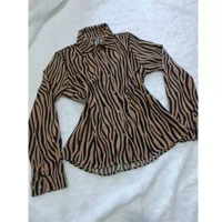 Imagem da promoção Camisa Facinelli Manga Longa Listrada Feminina