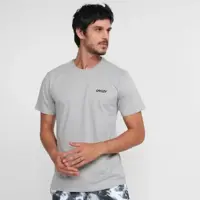 Camiseta Oakley Holo Graphic Masculina em oferta na Magazine Luiza