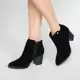 Bota Cano Curto Via Uno Cabra Feminina em oferta