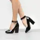 Scarpin Griffe Com Pulseira Salto Alto Feminina em oferta