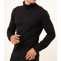 Camiseta Manga Longa Gola Alta Preta em oferta na C&A