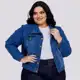Jaqueta jeans plus size detalhe costura bolso com lycra em oferta