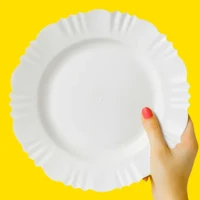 Imagem da oferta Kit 50 Prato Plástico Reutilizável Merenda Lanche Escolar Branco Pétala