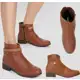 Bota Cano Curto Look Fashion Tira Tacha ou Multi Tiras Feminina em oferta