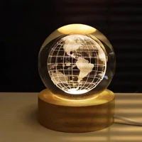 Imagem da promoção Luminária Cristal de Mesa Sistema Solar Saturno Lua Galáxia LED Base Madeira Enfeite Decorativo Casa