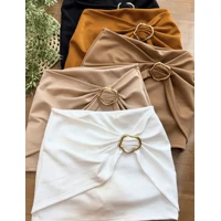 Imagem da promoção “Short Saia Feminino com Detalhe de Fivela – Cintura Alta | Look Moderno”