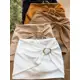 “Short Saia Feminino com Detalhe de Fivela – Cintura Alta | Look Moderno” em oferta