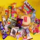 Kit doces Comidas Coreanos e Japoneses diferentes (balas diferentes, salgadinhos, chocopie, koala) em oferta