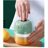 Imagem da promoção Mini Processador Elétrico de Alimentos Portátil com 3 lâminas de aço inox USB 250 ml Bivolt