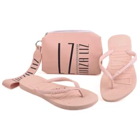 Imagem da promoção Kit chinelo Luiza Liz e necessaire bolsa de mão pequena kit dia a dia blogueira