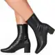 Bota feminina Gigil Bico Quadrado Salto Médio Com Zíper e Stretch Estica Na Perna em oferta