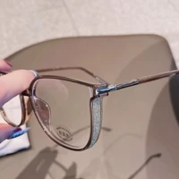Imagem da promoção Armação de Óculos para grau feminino em TR com laterais brilhantes de glitter