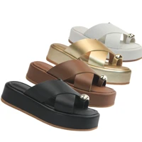 Imagem da promoção Sandália Plataforma Feminina Tiras Cruzadas Enfeite Metalizado