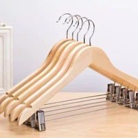 Imagem da promoção Kit 50 Cabides De Madeira Marfim De Presilha Organizador Roupa Saia Calça Cromado Para Loja de Roupa